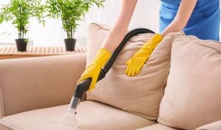 Як почистити диван в домашніх умовах
