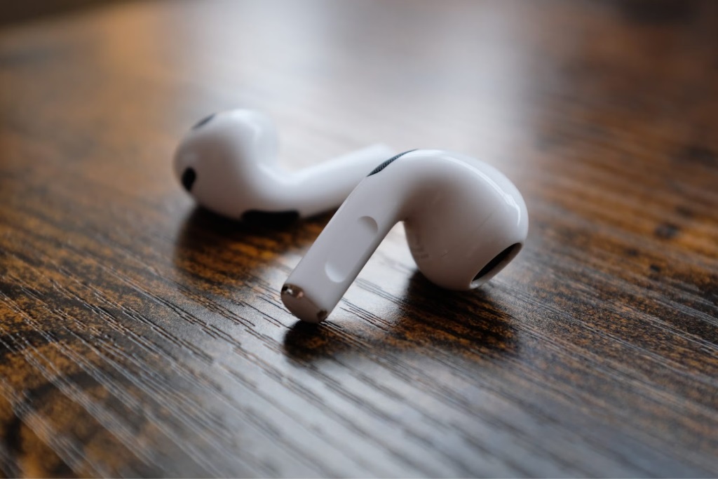 AirPods 4