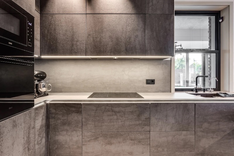 меблева фурнітура