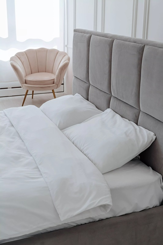 ліжко в комплекті з матрацом